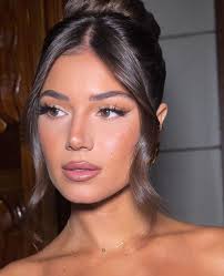 Angelika Alvarez (angelikasky)