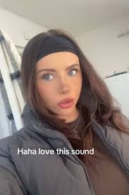 Leanne Darnell's Instagram, Twitter & Facebook