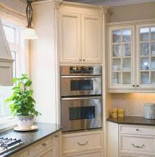 You Can Easily Dedicate A Kitchen Corner To A Wall Oven In This Case A Double Wall Oven Kitchenstorage In 2020 Home Kitchens Kitchen Renovation Kitchen Layout