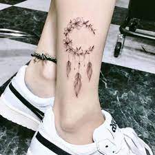 The design of dream catcher tattoos the dreamcatcher has four main components according to the traditional makeup of the symbol. 75 Dreamcatcher Tattoos Meanings Designs Ideas 2021 Guide