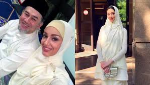Tengku zubaidah binti tengku norudin (née kangsadal pipitpakdee) (m. Rihana Oksana Talks About Sultan Muhammad V S Previous Marriage Islam Exposure