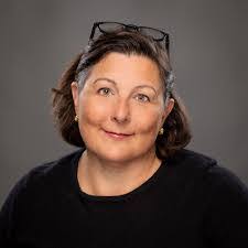 Victoria Van's Instagram, Twitter & Facebook