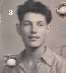 encore une photos de jeunes Luzycois: En haut: Fred Cyrille, Arnaud  Fredouille, Julien Lambert, Clovis Pacaut, Jeremy Vandenbonne, Bruno Cloix,  et Mickaël Pacaut. En bas: Laurent Mancion, Marcel Andriot, Loïc Lavallade,  Antoine