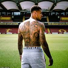 Memphis depay) (مواليد 13 فبراير 1994) هو لاعب كرة قدم هولندي يلعب في مركز الهجوم مع نادي ليون الفرنسي ومنتخب هولندا لكرة القدم. Ø­Ø±Ø¨ Ø§Ù„Ù€ ØªØ§ØªÙˆ ØªØ´ØªØ¹Ù„ Ø¨ÙŠÙ† Ù†Ø¬ÙˆÙ… Ø§Ù„ÙƒØ±Ø© Ø§Ù„Ø¹Ø§Ù„Ù…ÙŠØ© Ø³ÙˆØ¨Ø± ÙƒÙˆØ±Ø©