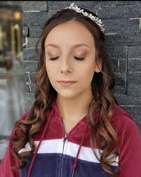 STYLIST SPOTLIGHT- Meet KATIEANN, Master Stylist. . This girl takes  perfectionist to a whole new level. To say she is just great at one thing  would be an injustice because she exceeds