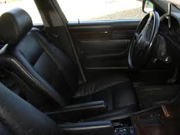 Déchirure, usure, brûlure des textiles automobiles ? Nettoyage D Un Interieur Cuir Trucs Et Astuces Auto Titre