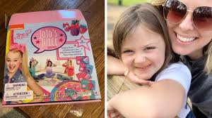 Former dance moms star jojo siwa has built a brand for herself that is, quite literally, all sunshine and rainbows. Horrified Mom Calls Out 6 Year Old S Inappropriate New Board Game Jojo Siwa Apologizes Cafemom Com