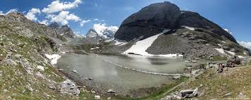 Le Refuge Du Col De La Vanoise Par Le Lac Des Vaches Blog Outdoor Trace Les Cimes Lac Paysage Montagne Des Vaches