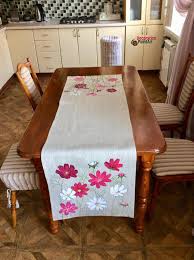 Peint A La Main Cosmos Table Runner Rustic Cloth Decorations Etsy In 2020 Painting Burlap Table Cloth Decorations Table Runners