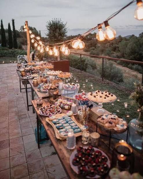 How to Setup a Charcuterie Board for your Wedding: a Foodie's Dream