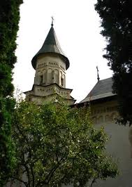 Ctitorul manastirii este alexandru cel bun, care a fost inmormantat aici. Manastirea Bistrita Judetul Neamt