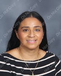 Sara Metz's Instagram, Twitter & Facebook