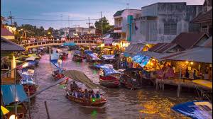 Damnoen saduak floating market is a famous floating market near bangkok. Damnoen Saduak Floating Market And Ayutthaya