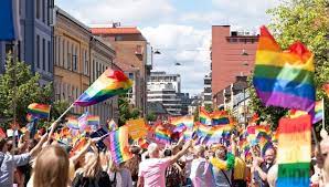 Mellan 22 juni och 1 juli samlades tusentals människor från när och fjärran i oslo för att peppa varandra i kampen mot alla former av diskriminering. Oslo Pride 2020 19 Jun 2020