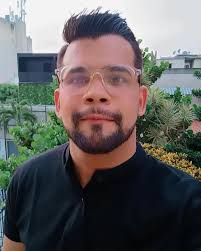 No eres el reflejo de tus juicios, sino el artífice de tu propio encanto. 🌻