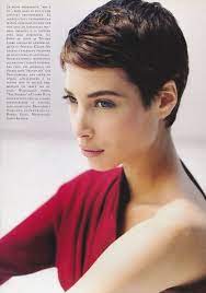 Christy Turlington By Arthur Elgort For Vogue Paris August 1990 Super Short Haircuts Very Short Haircuts Popular Short Haircuts