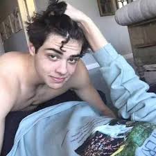 Resurgen supuestas fotos del actor Noah Centineo con un chico; según se  dice éstas se encontraban en su Instagram pero él las habría borrado antes  de que se estrenara la película “A