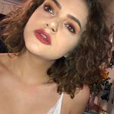 Lynn Selby (@Thatdamnwitch)