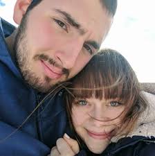 Can someone please clean up those hairs across her face the ones that swipe  across her bangs too. Thank you in advanced!