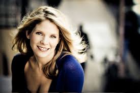 A Horse Lost In The Field War Horse Will Move From Lincoln Center Kelli O Hara Singer Tony Winners