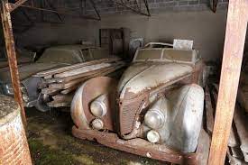 The World S Most Valuable Barn Find 60 Rare Cars Untouched For 50 Years Barn Find Cars Barn Finds Old Classic Cars