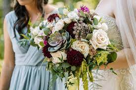 Located in a prominent location, where the main road coming into town from the north (ocoee st., us11) splits from the northbound lanes. Flowers By Tami