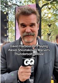 David Harbour: Él y su Acento Ruso en los Thunderbolts