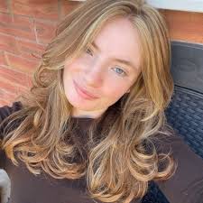 Have you seen this weather? ☀️ It's been sunny and beautiful in the UK the  last few weeks. I actually like the climate here (despite what locals say  😂) but it does