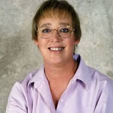 Carolyn Durr's Instagram, Twitter & Facebook