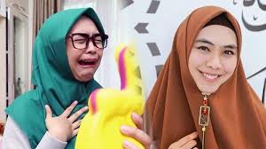 Melansir dari suara.com, ayah ria ricis dan oki setiana dewi meninggal dalam keadaan tidur. Curhatan Ria Ricis Dituding Suka Keluyuran Dan Kerap Dibandingkan Dengan Oki Setiana Dewi Halaman All Tribun Kaltim