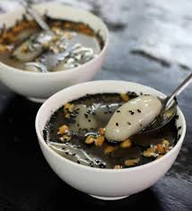 Cắn vào miếng bánh trôi, vỏ bánh mềm dẻo, nhân đỗ xanh bùi bùi. Top 7 Quan Banh Troi Tau Ngon Nháº¥t Ha Ná»™i Toplist Vn