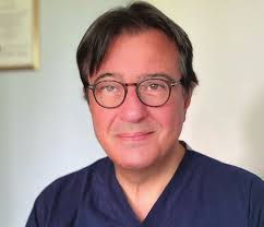 Gegründet 1923, auf dem Weg zur weltweit führenden Plattform der  Zahnmedizin Established in 1923, destined to become the world