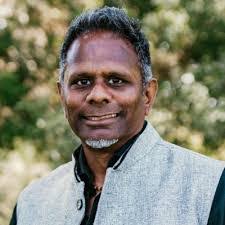 Robin Langford's Instagram, Twitter & Facebook