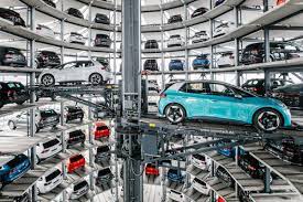 The theme park and educational centre have attracted more than 42 million visitors since the official opening in 2000, making the autostadt one of the most popular tourist destinations in germany. Das Autostadt Jahr 2020 Id 3 Auslieferungen Smarte Mobilitat Und Neue Restaurants Presseportal