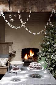 An image of a chain link. Paper Christmas Decorations Streamers Paper Chains Stars House Garden