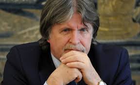 W tym odcinku rozmawiamy na temat służby zdrowia. Andrzej Sosnierz Rzad Recznie Steruje Danymi O Pandemii I Wyplaszczaniu Krzywej Wiadomosci Com