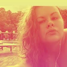 Hannah Singleton (@hannuhsingleton)