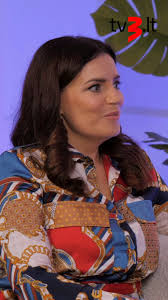 Jau šiandien į TV3 ekranus sugrįžta žiūrovų pamėgta gyvenimo būdo laida  Raudonas kilimas. Pirmoje naujojo sezono laidoje laukia itin jautrus ir  atviras Vilijos Pilibaitytės-Mios pasakojimas apie išgyventą skyrybų  skausmą, buvusio mylimojo šantažus