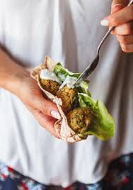 Mon Lunch Prefere J Ai Essaye Toutes Sortes De Recettes De Falafels Ces Dernieres Annees Mais Celle La J En Mangerais A Tous Food Recipes Vegetarian Recipes