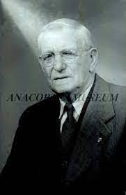 Patrick Dildine's Instagram, Twitter & Facebook