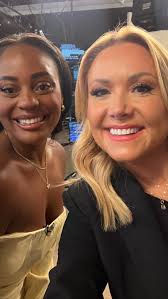 Night out with my sis. 👯‍♀️ 💗 @grapeshopswinebar