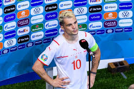 Granit xhaka ging mutig voran, und nicht nur der friseur. Roy Keane Agrees With Graeme Souness Over Arsenal Midfielder Granit Xhaka Amid Transfer Exit Football London