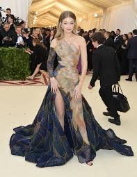 Feb 04, 2021 · cover look model gigi hadid wears a prada coat. Gigi Hadid Attends Met Gala Without Zayn Malik Gigi Hadid Met Gala 2018 Versace Dress