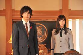 左 火野映司 仮面ライダーオーズ 渡部秀 右 泉比奈 高田里穂 仮面ライダー オーズ 仮面ライダー オーズ