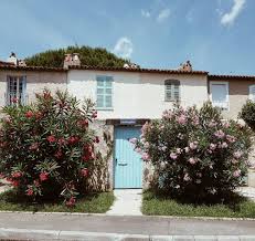 Camille Blog De Voyage Camhauspy Port Grimaud France Decouverte De La Venise Provencale Outdoor Decor Decor Home Decor