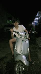  200 Ide Cowok Vespa Di 2021 Vespa Fotografi Remaja Fotografi