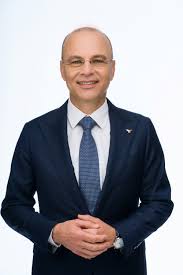 Fan courier, stefanestii de jos. Adrian Mihai One Of The Founders Of Fan Courier Takes Over The Company S Ceo Duties