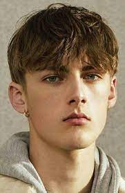 Pin By Sam Jaeger On Modas Y Estilos Mens Hairstyles Short Mens Haircuts Short Fringe Haircut