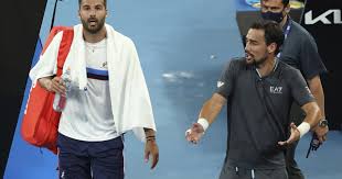 Al termine della gara vinta al tiebreak al quinto set dal tennista ligure. Australian Open Fabio Fognini Batte Salvatore Caruso E Poi Lo Insulta Non Posso Dire Che Hai C Libero Quotidiano