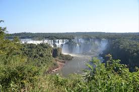 Das hostel iguazú falls in der nähe des busterminals war ebenfalls gut sind die chipas, kleine brötchen mit eingebackenem käse, die es wohl vor allem auch in paraguay gibt. Foz Do Iguacu Gewaltige Wasserfalle Im Dreilandereck Brasilien Argentinien Paraguay Sachmet
